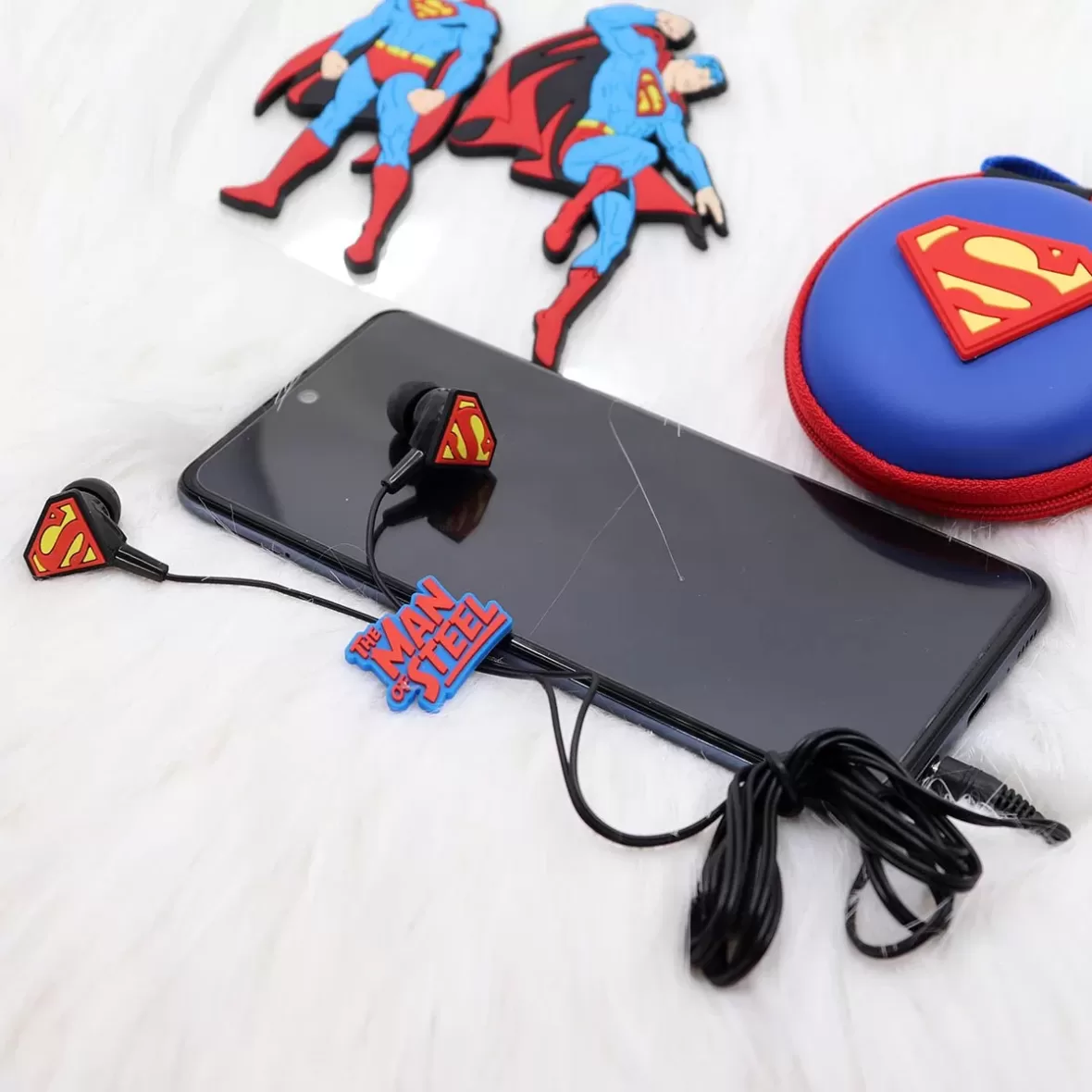 Warner Bros_DC Superman Ear Phones_2